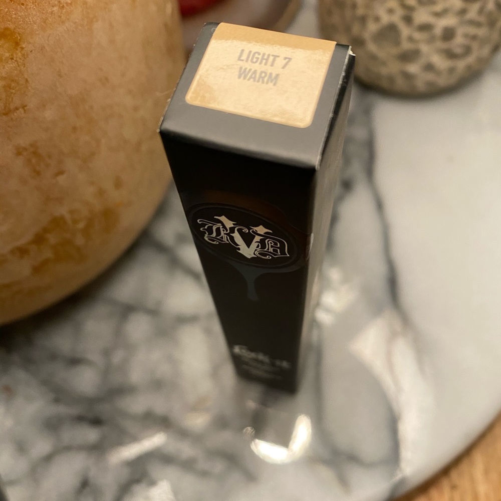 Kat Von D creme concealer warm 7 new in box